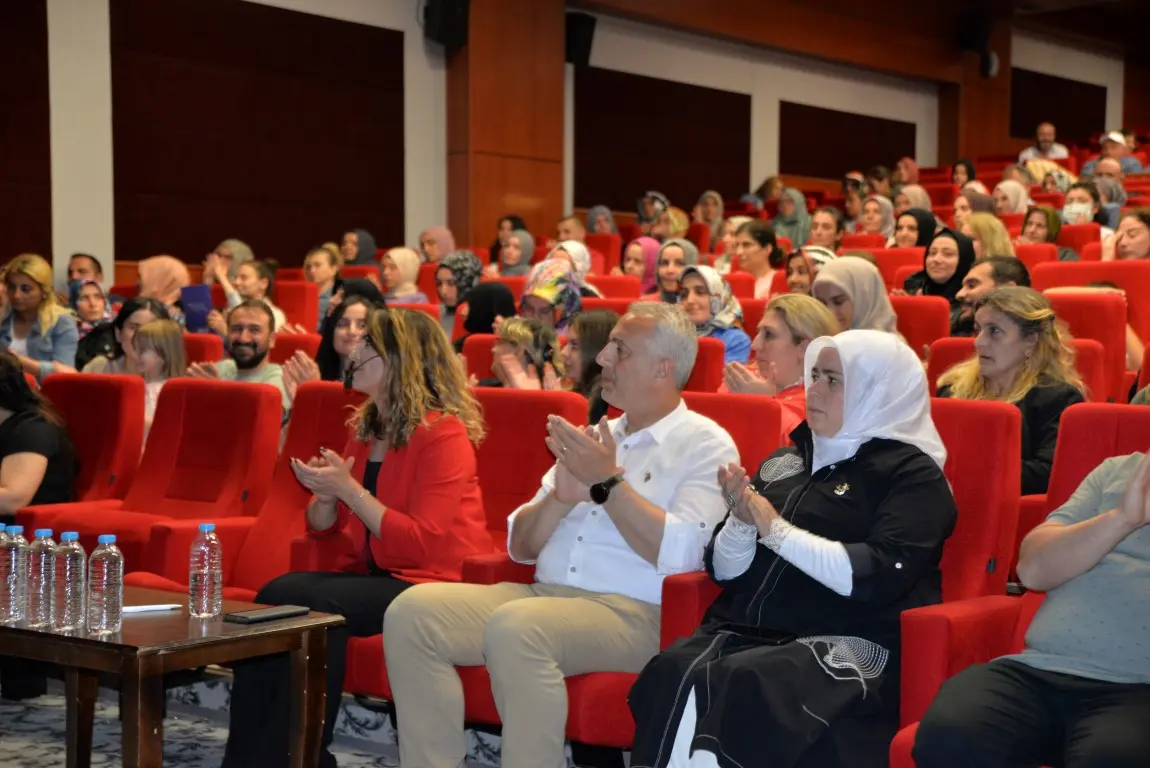 Haber: HER ÇOCUK BİRBİRİNİ SEVEN ANNE VE BABA İSTER - Galeri-1