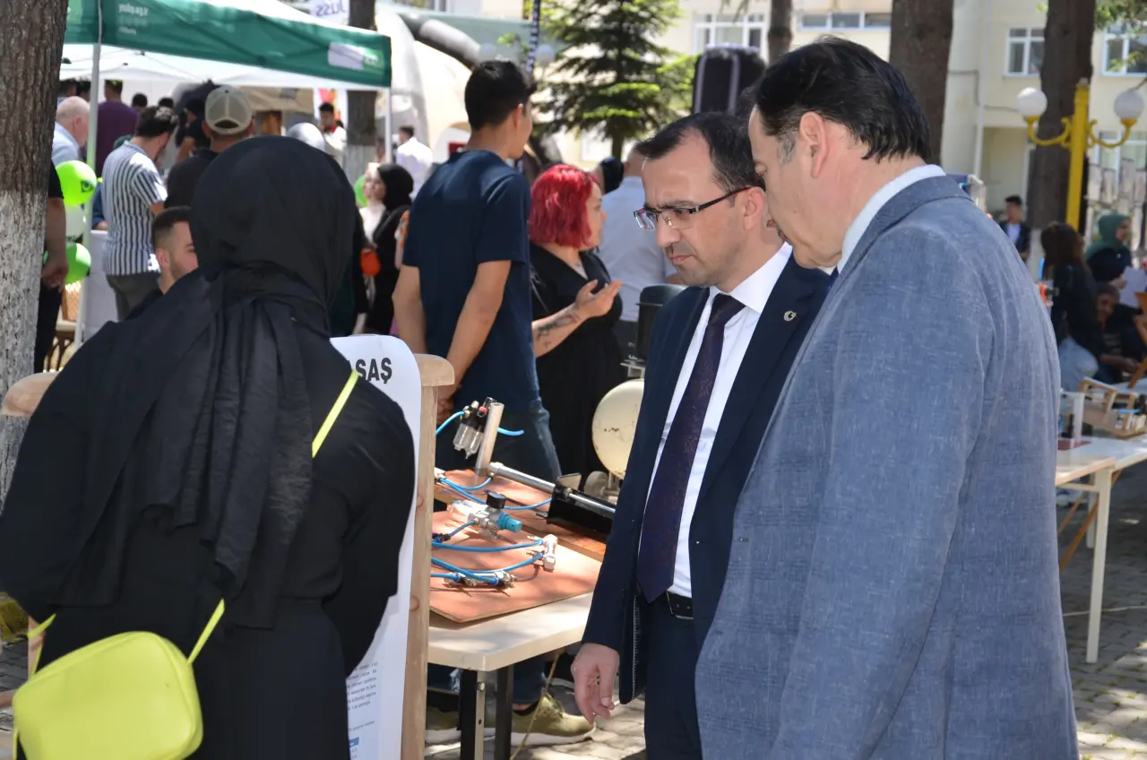 Haber: SUBÜ Hendek Myo Kariyer Zirvesi22 Etkinlikleri Tüm Hızıyla Başladı - Galeri-3