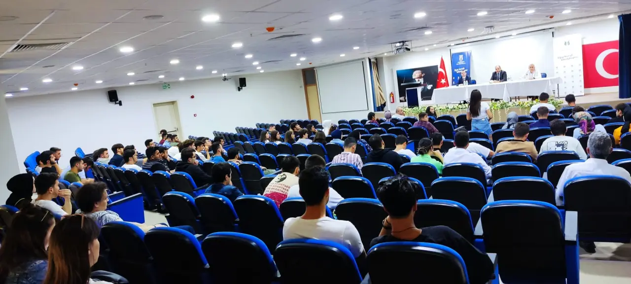 Haber: SUBÜ Hendek MYO'dan Kariyer Zirvesi22 Paneli - Öne Çıkan