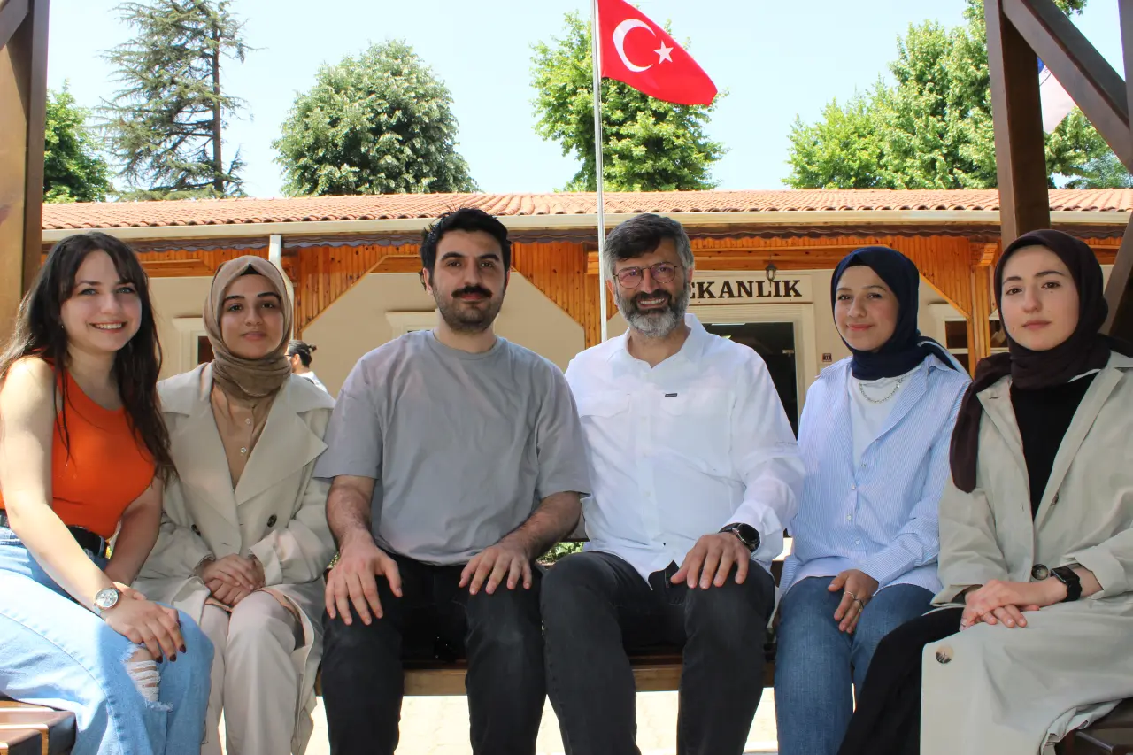 Haber: Eğitim Fakültesi Öğrencileri TÜBİTAK Tarafından Desteklenmeye Hak Kazandı - Öne Çıkan