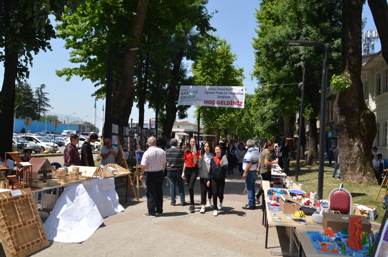 Haber: Hendek MYO’da Kariyer Zirvesi Etkinlikleri Sona Erdi - Galeri-5