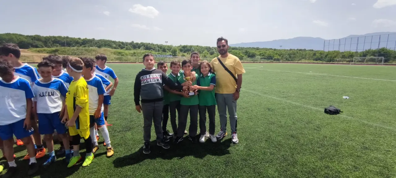 Haber: Okul Sporları Futbol Müsabakaları sona erdi - Galeri-8