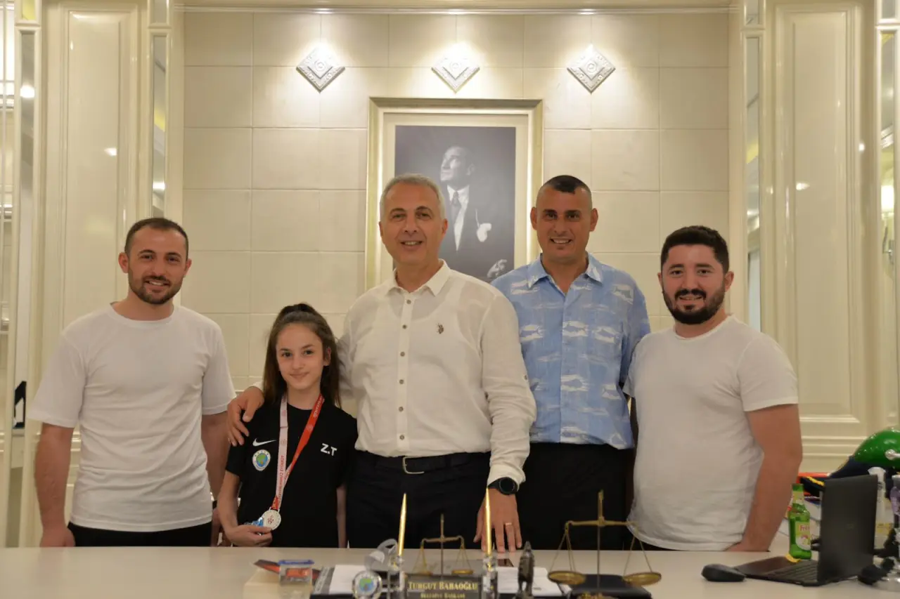 Haber: Başkan Babaoğlu'ndan Şampiyonlara Ödül - Galeri-1