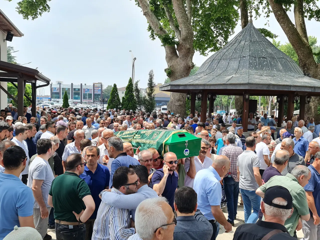 Haber: Bilgiçli Dualarla son yolculuğuna uğurlandı - Galeri-1