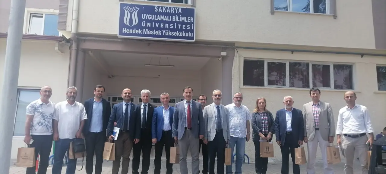 Haber: Yüksekokul Müdürleri Hendek’te Toplandı - Galeri-1