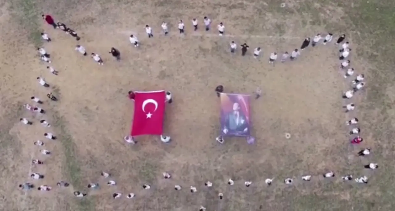 Haber: Karadere Okulu Öğrencileri Mehmetçik’i Unutmadı - Öne Çıkan