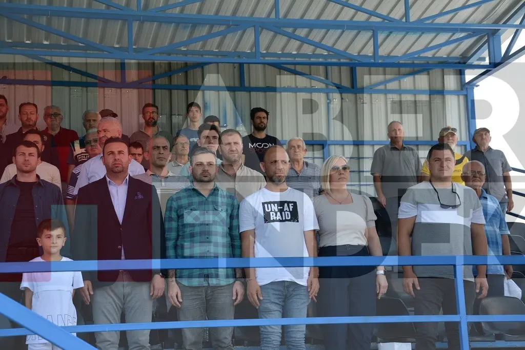 Haber: Eski Milli Futbolcular Hendek'te Maç Yaptı - Galeri-4