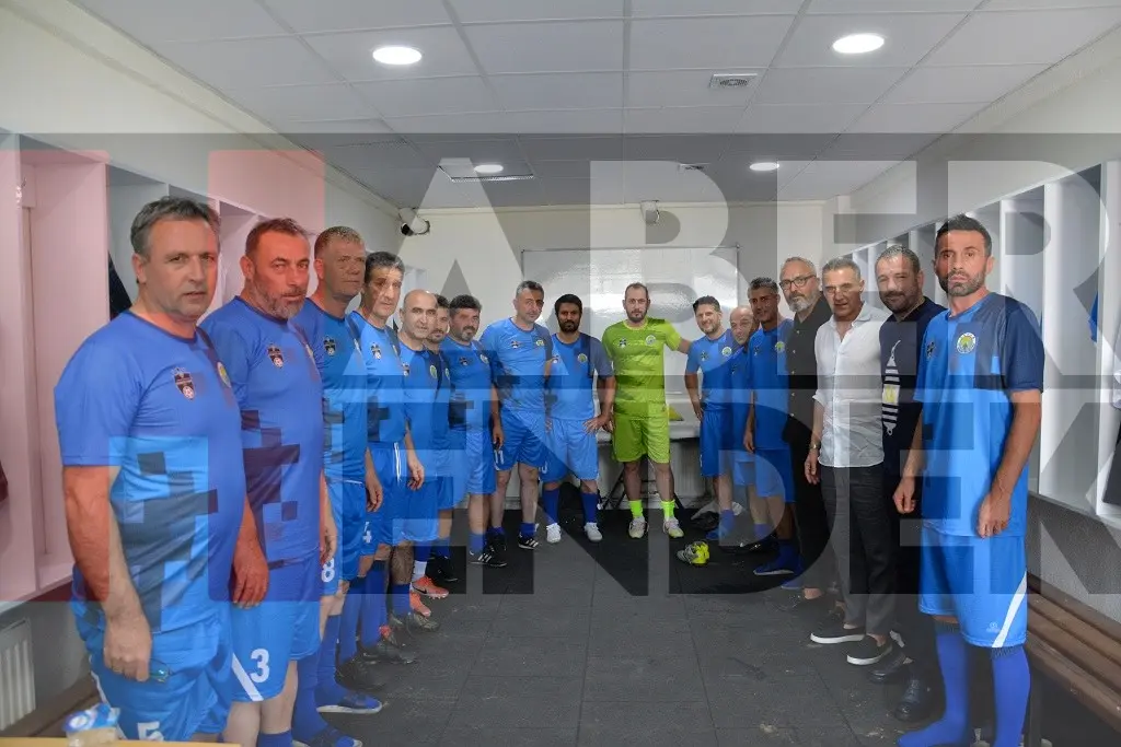 Haber: Eski Milli Futbolcular Hendek'te Maç Yaptı - Galeri-2