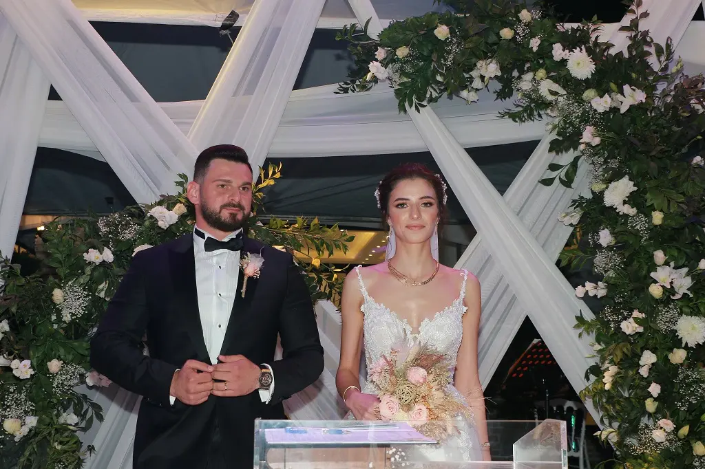 Haber: Burcu ile Semih'ten Ömürlük İmza - Öne Çıkan
