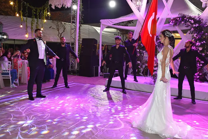 Haber: Burcu ile Semih'ten Ömürlük İmza - Galeri-12
