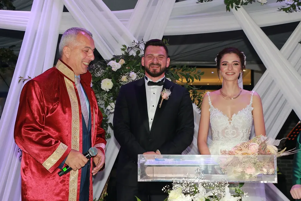 Haber: Burcu ile Semih'ten Ömürlük İmza - Galeri-2