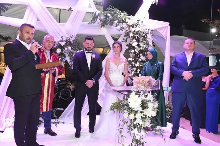 Haber: Burcu ile Semih'ten Ömürlük İmza - Galeri-1