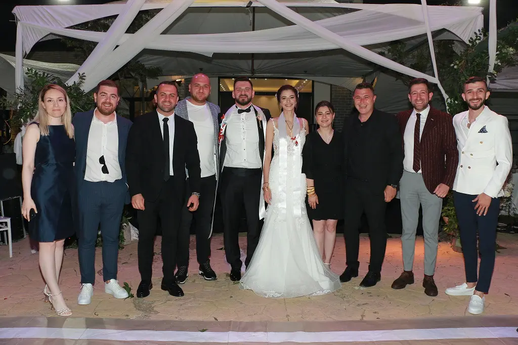 Haber: Burcu ile Semih'ten Ömürlük İmza - Galeri-8