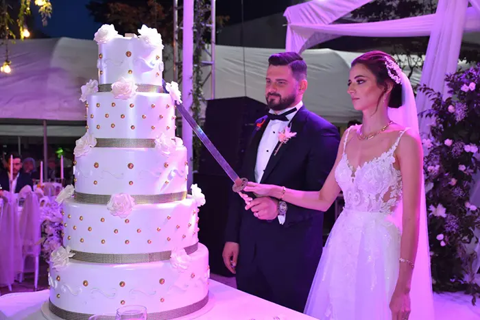 Haber: Burcu ile Semih'ten Ömürlük İmza - Galeri-11