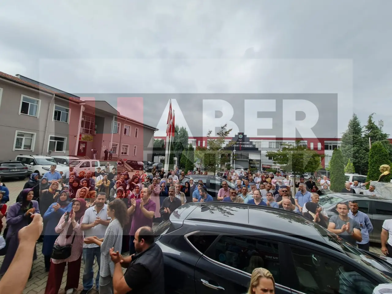 Haber: Veliler; Okul Yapılmadan Okulumuzun Yıkılmasını İstemiyoruz - Galeri-3