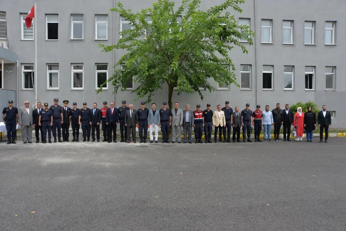 Haber: Hendek’te Protokol Bayramlaştı - Galeri-2