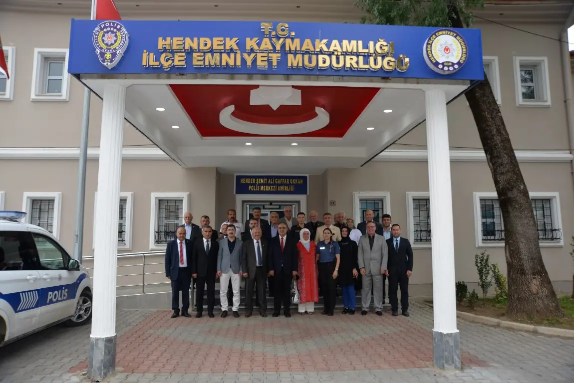 Haber: Hendek’te Protokol Bayramlaştı - Galeri-1