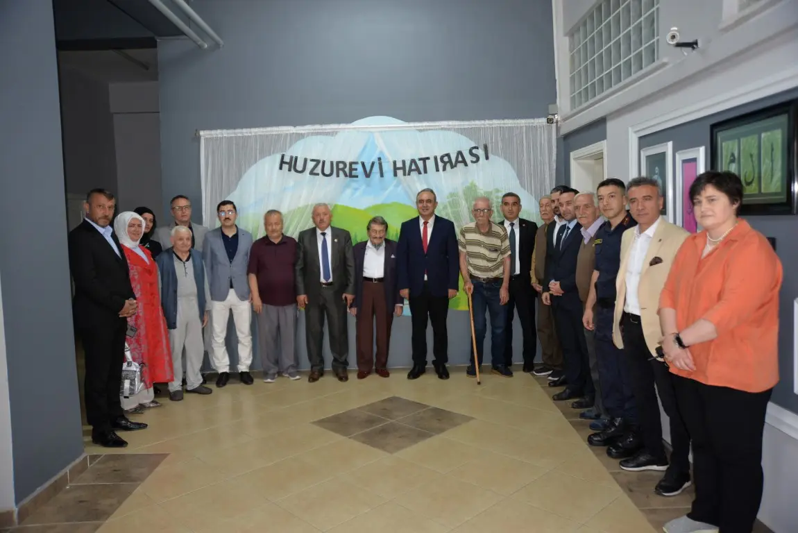 Haber: Hendek’te Protokol Bayramlaştı - Galeri-5