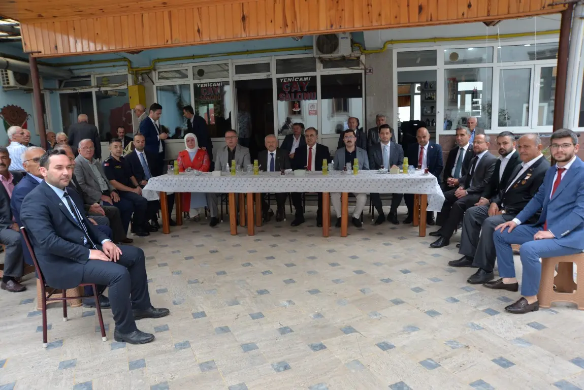 Haber: Hendek’te Protokol Bayramlaştı - Galeri-4