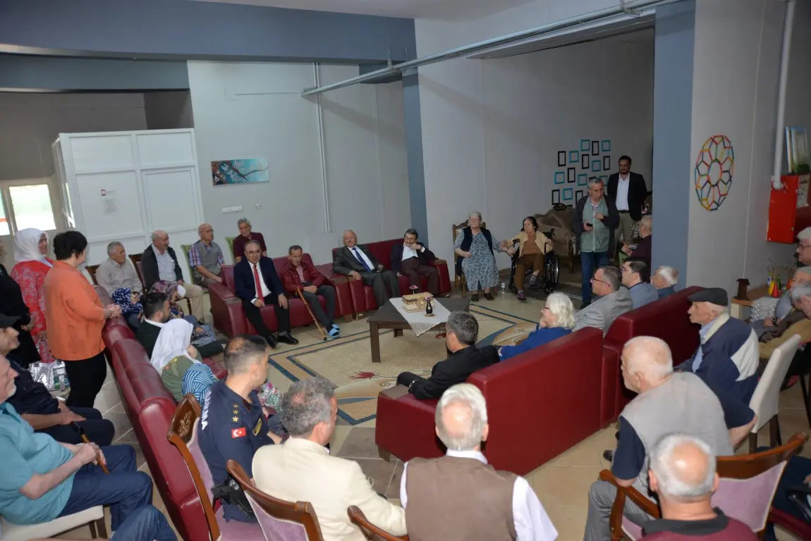 Haber: Hendek’te Protokol Bayramlaştı - Galeri-6