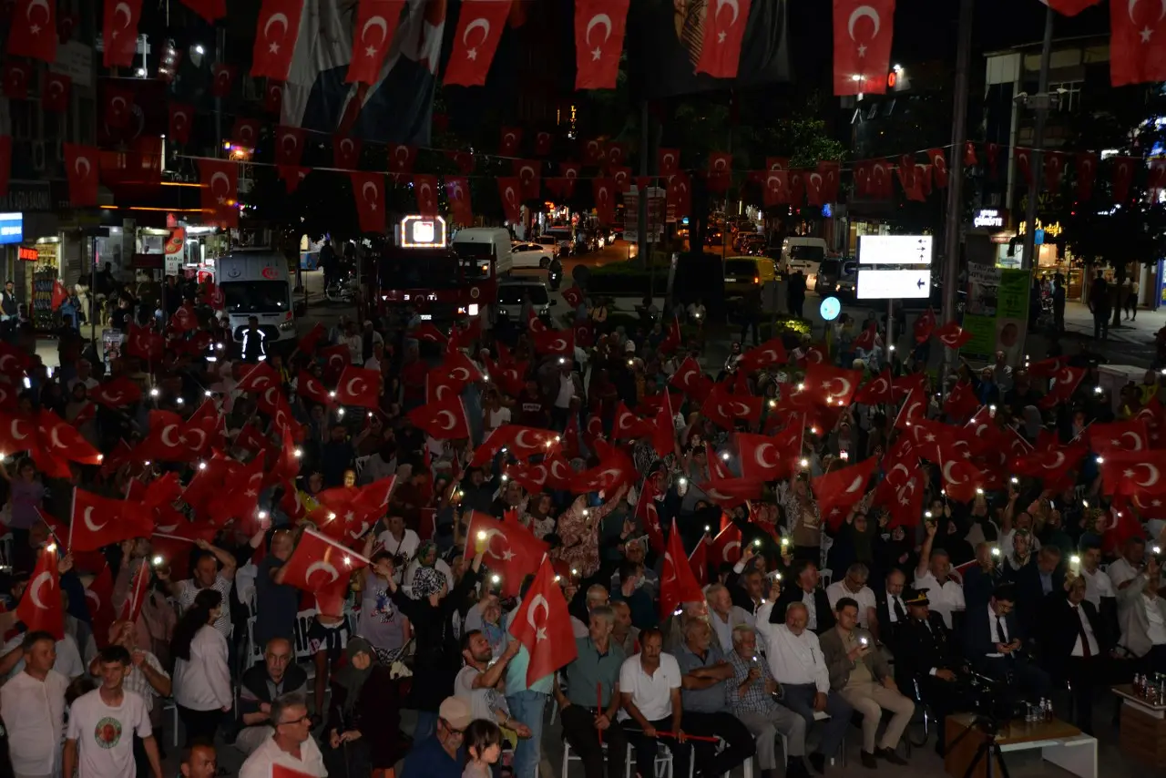 Haber: Hendek'te 15 Temmuz Demokrasi ve Milli Birlik Günü - Öne Çıkan