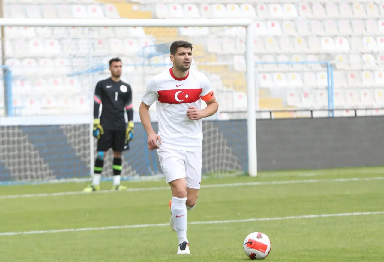 Haber: Hendek Dereköyspor Buruşoğlu ile anlaştı - Öne Çıkan