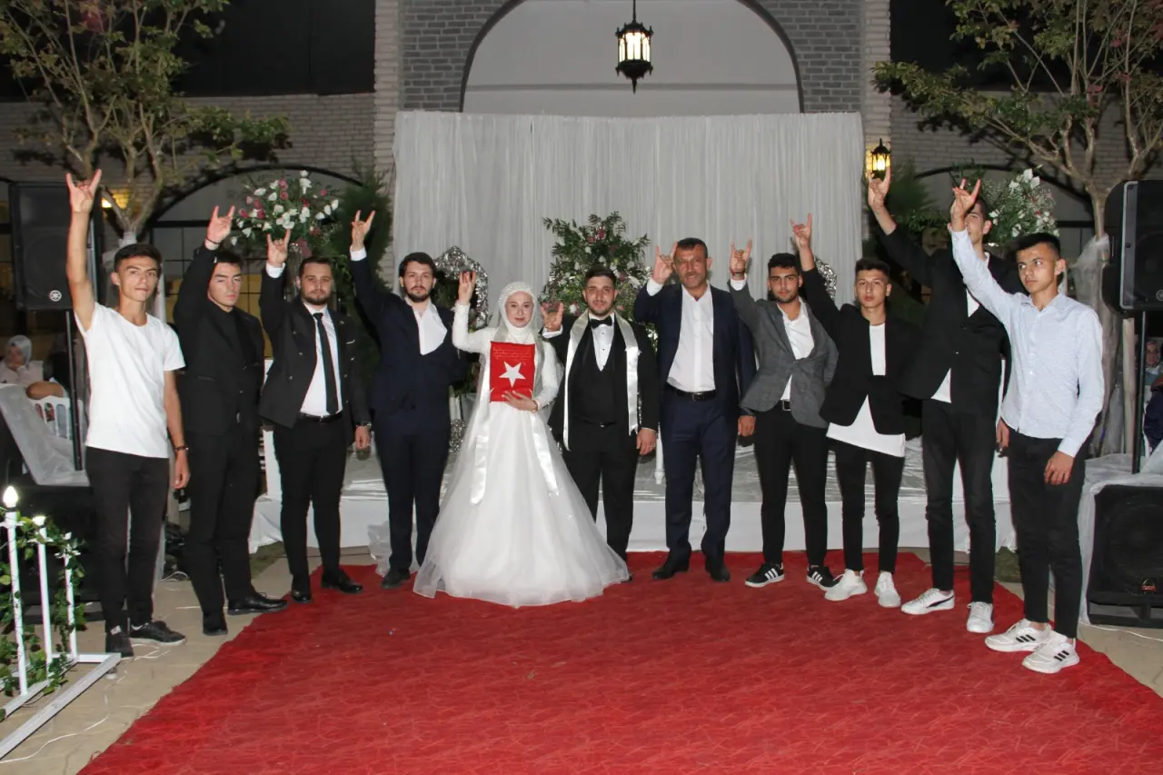 Haber: Ömer ve Kübra’dan Ömürlük İmza - Galeri-6
