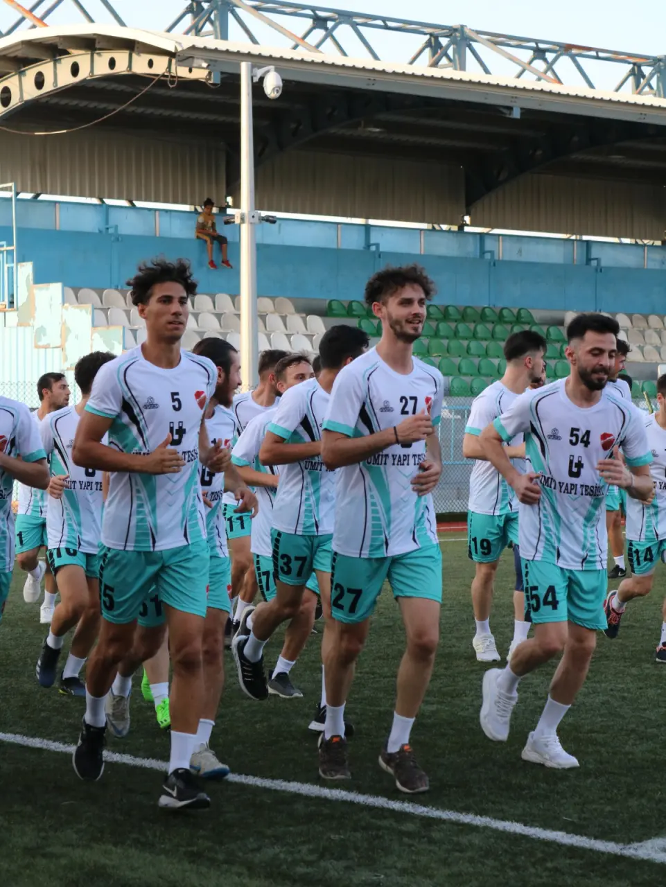 Haber: HENDEK DEREKÖYSPOR SAHAYA İNDİ - Galeri-1
