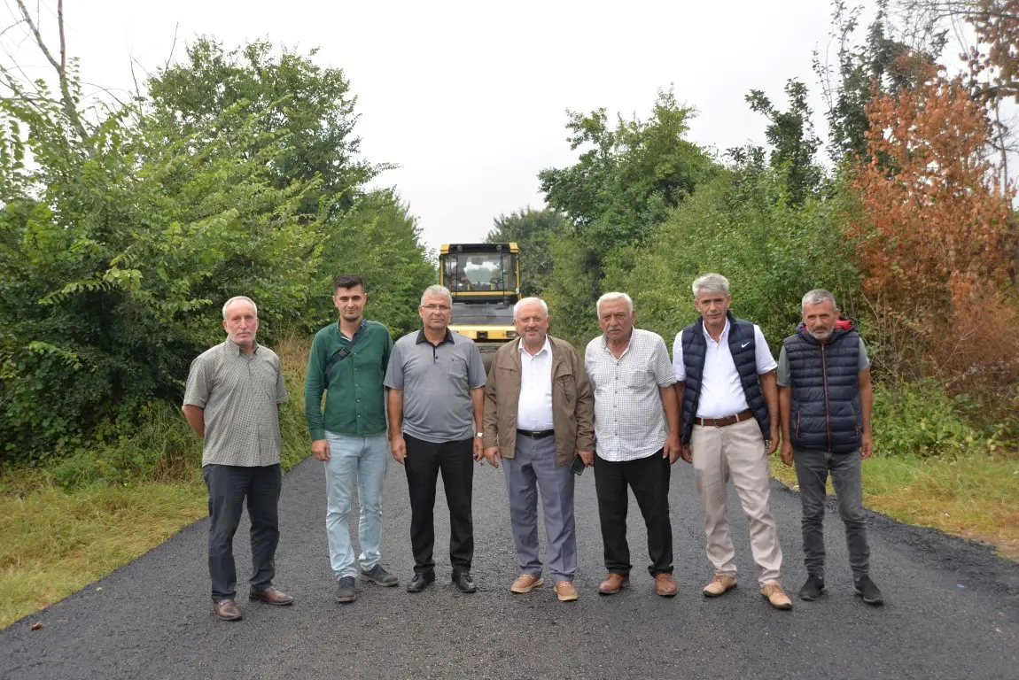 Haber: HENDEK’TE SICAK ASFALT ÇALIŞMALARI MAHALLE MAHALLE DEVAM EDİYOR - Öne Çıkan