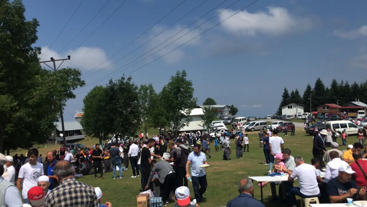 Haber: Hendek'in Zirvesinde Şehitler İçin Mevlid - Galeri-1