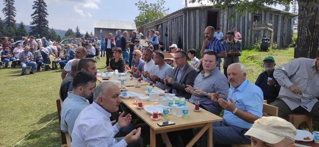 Haber: Hendek'in Zirvesinde Şehitler İçin Mevlid - Galeri-4