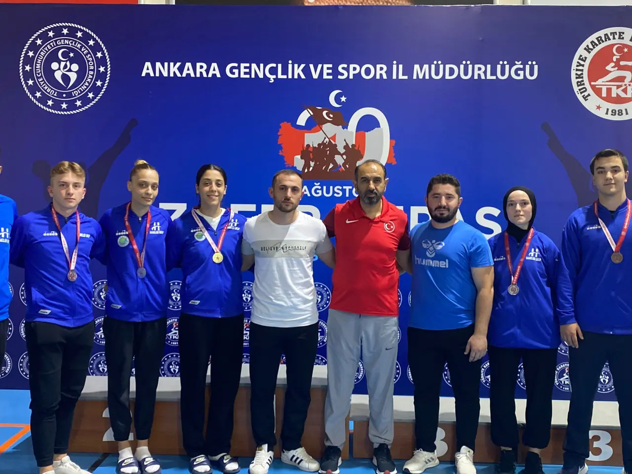 Haber: Hendekli Karateciler Başarıya Doymuyor - Öne Çıkan