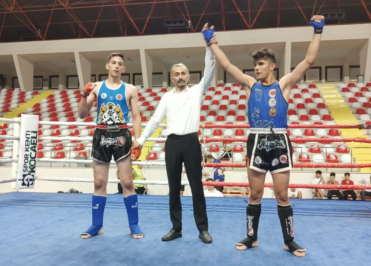 Haber: Hendek Muay Thai Spor Kulübünden Yüzde Yüz Başarı - Galeri-1
