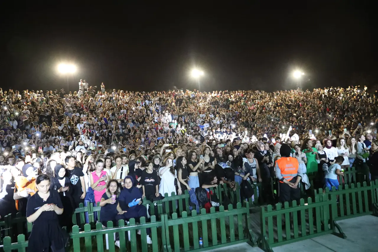 Haber: Kolpa konserine rekor katılım - Öne Çıkan