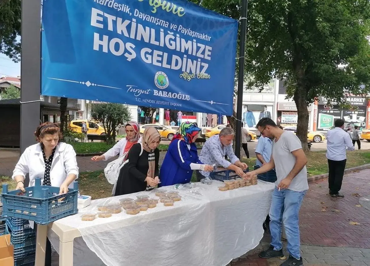 Haber: HENDEK’TE AŞURE ZİYAFETİ - Galeri-1