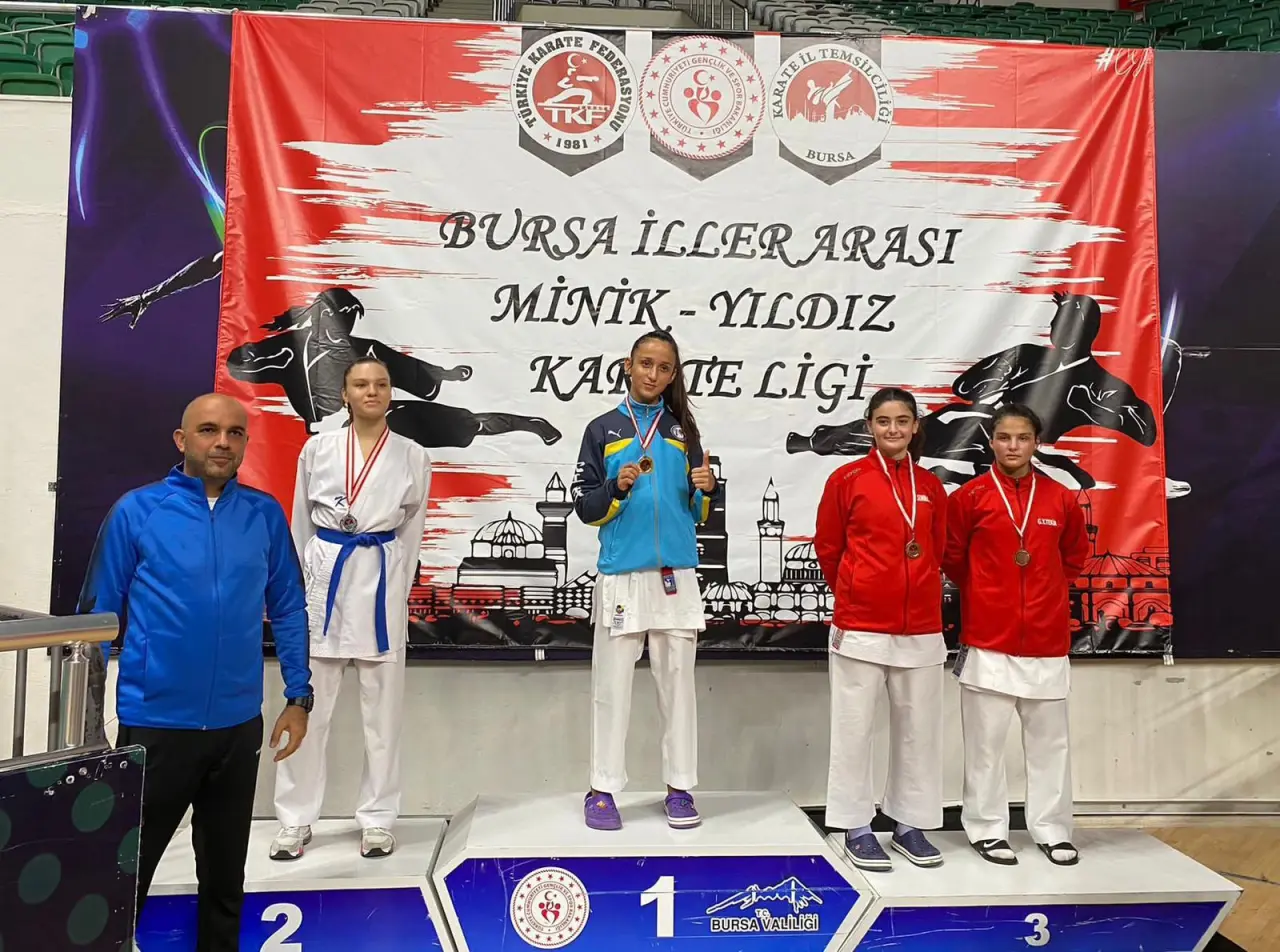 Haber: Minik Yıldızlar Parlamaya Devam Ediyor - Galeri-6