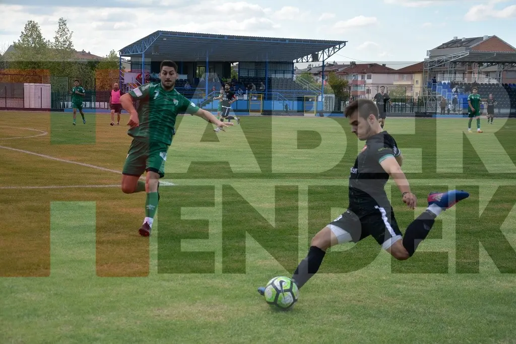 Haber: Dereköyspor 1 Alaağaçspor 1 - Galeri-3