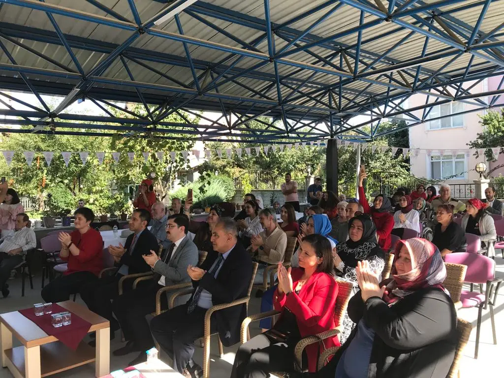 Haber: DÜNYA KALP GÜNÜNDE YAŞLILARA SEVGİ - Galeri-2