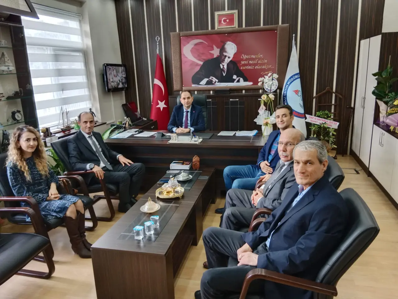 Haber: Hendek Milli Eğitim Müdürüne Hayırlı Olsun Ziyareti - Öne Çıkan
