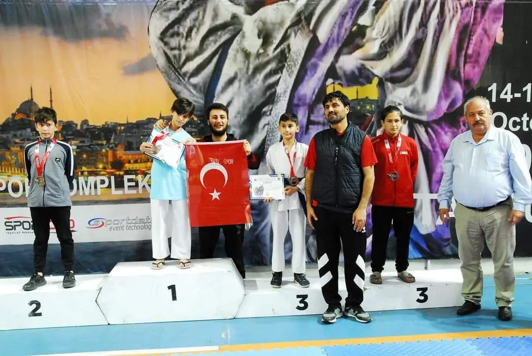 Haber: Uluslararası Turnuvaya Hendek’li Karateciler İmza Attı - Galeri-1