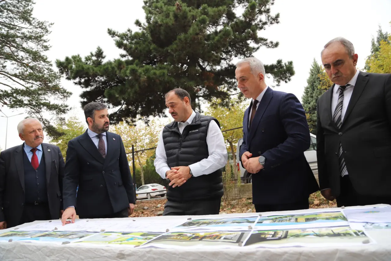 Haber: VALİ KALDIRIM HENDEK'İN PROJE ALANLARINI GEZDİ - Galeri-1