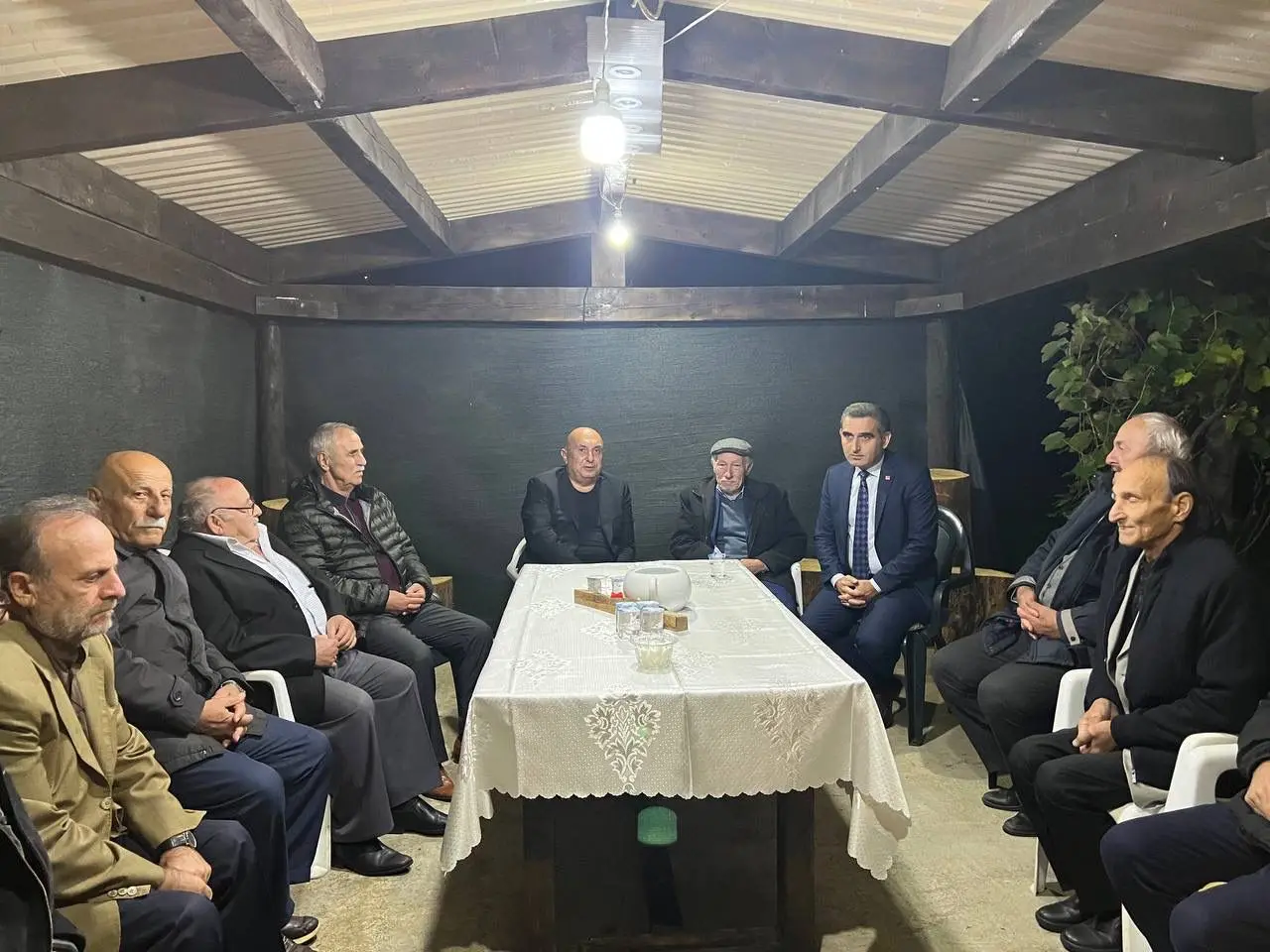Haber: CHP Heyeti Yeşilköy ve Yarıca'da Vatandaşları dinledi - Galeri-2