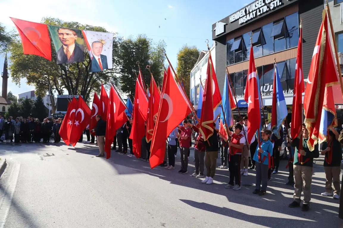 Haber: 29 Ekim Cumhuriyet Bayramı Kutlamaları Törenle Başladı - Galeri-3