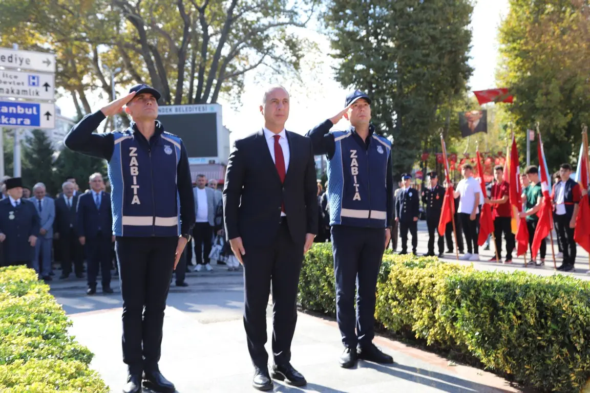 Haber: 29 Ekim Cumhuriyet Bayramı Kutlamaları Törenle Başladı - Galeri-2