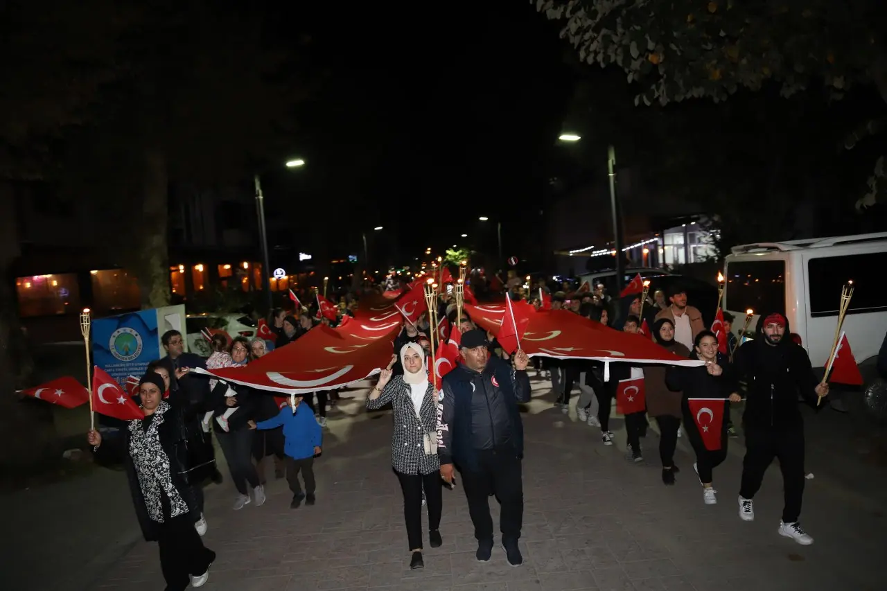 Haber: Cumhuriyetin ışığında Atamızın izindeyiz - Öne Çıkan