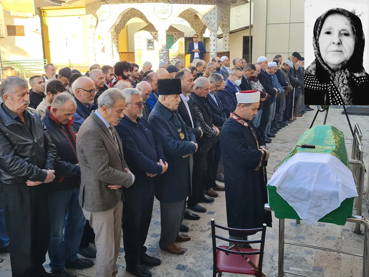 Haber: Şehit Polisin eşine Son görev - Öne Çıkan