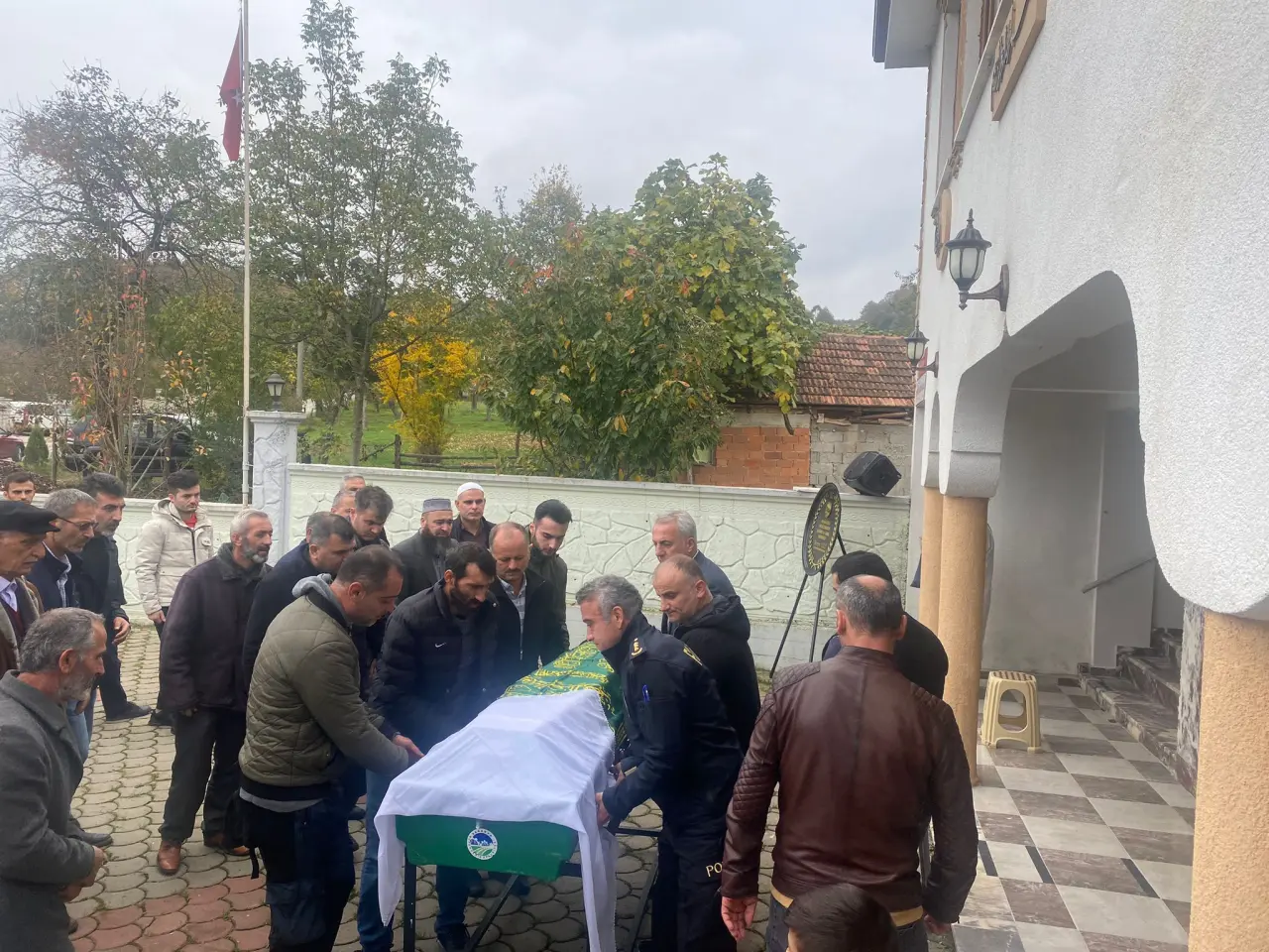 Haber: Polis Eşi Dualarla Son Yolculuğuna uğurlandı - Galeri-1
