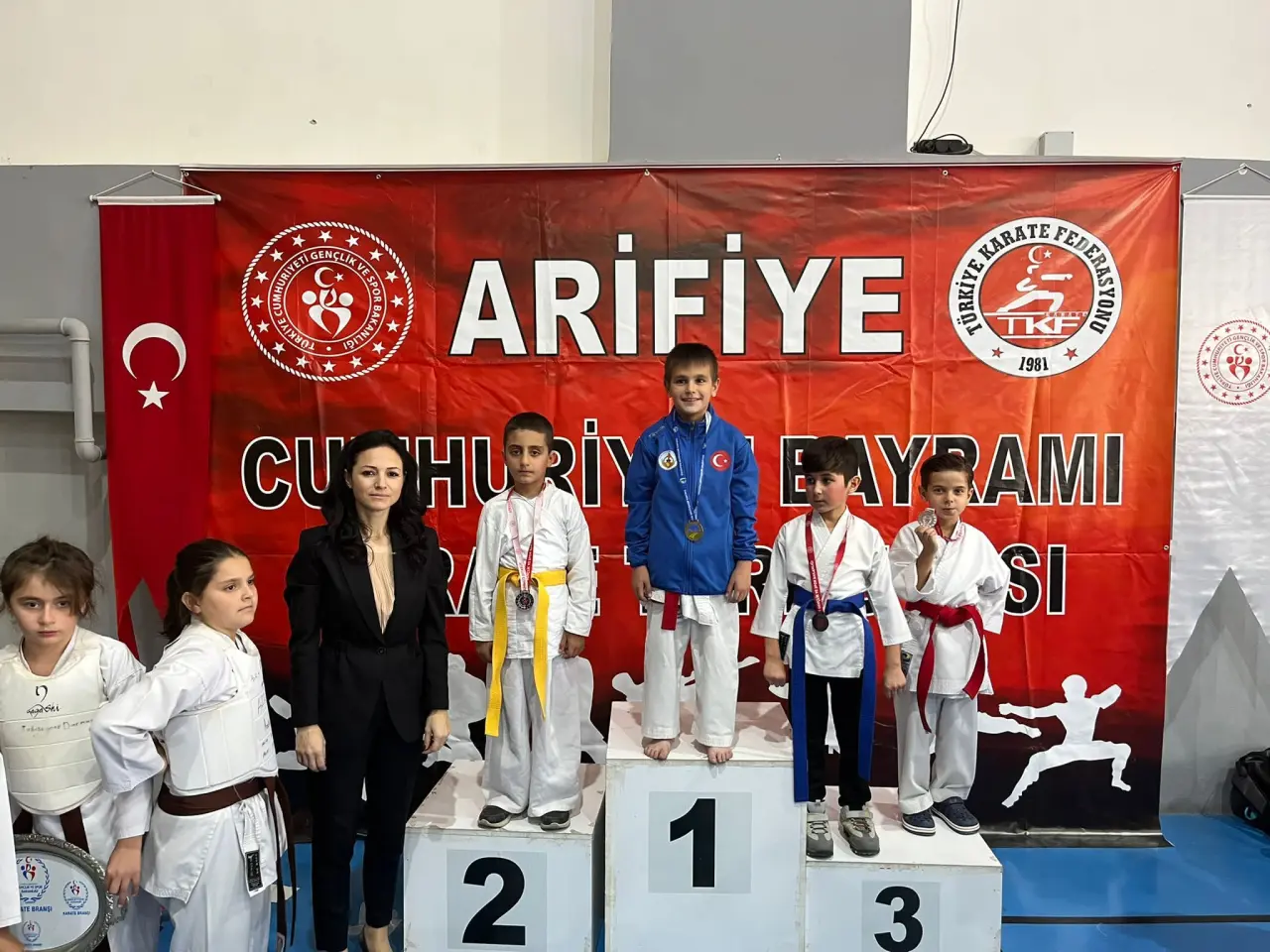Haber: Hendek Belediyesi Karate Takımı Genel Klasman Birincisi - Galeri-2