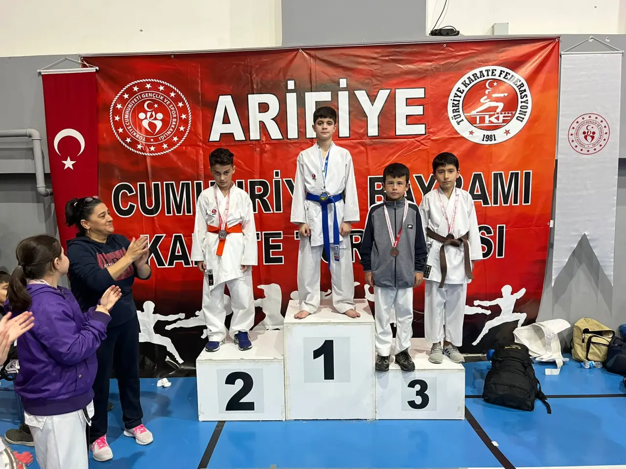 Haber: Hendek Belediyesi Karate Takımı Genel Klasman Birincisi - Galeri-1