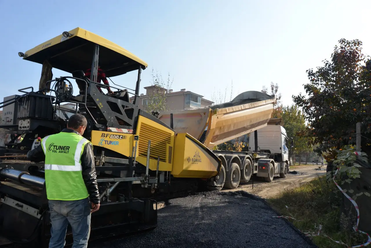 Haber: Yenimahalle Ve Köprübaşı Sokaklarına Sıcak Asfalt - Galeri-1